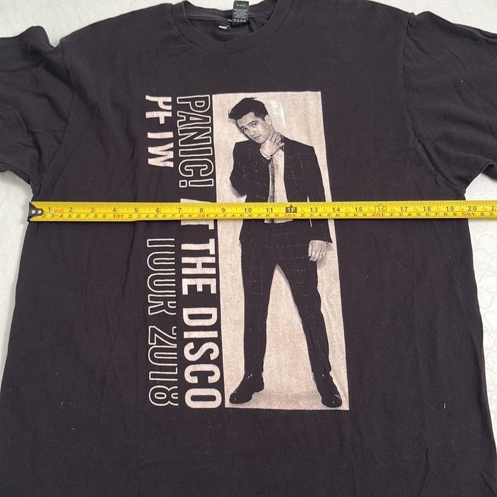 Panic! At The Disco PFTW 2018 tour black short sleeve concert t-shirt - Picture 5 of 6